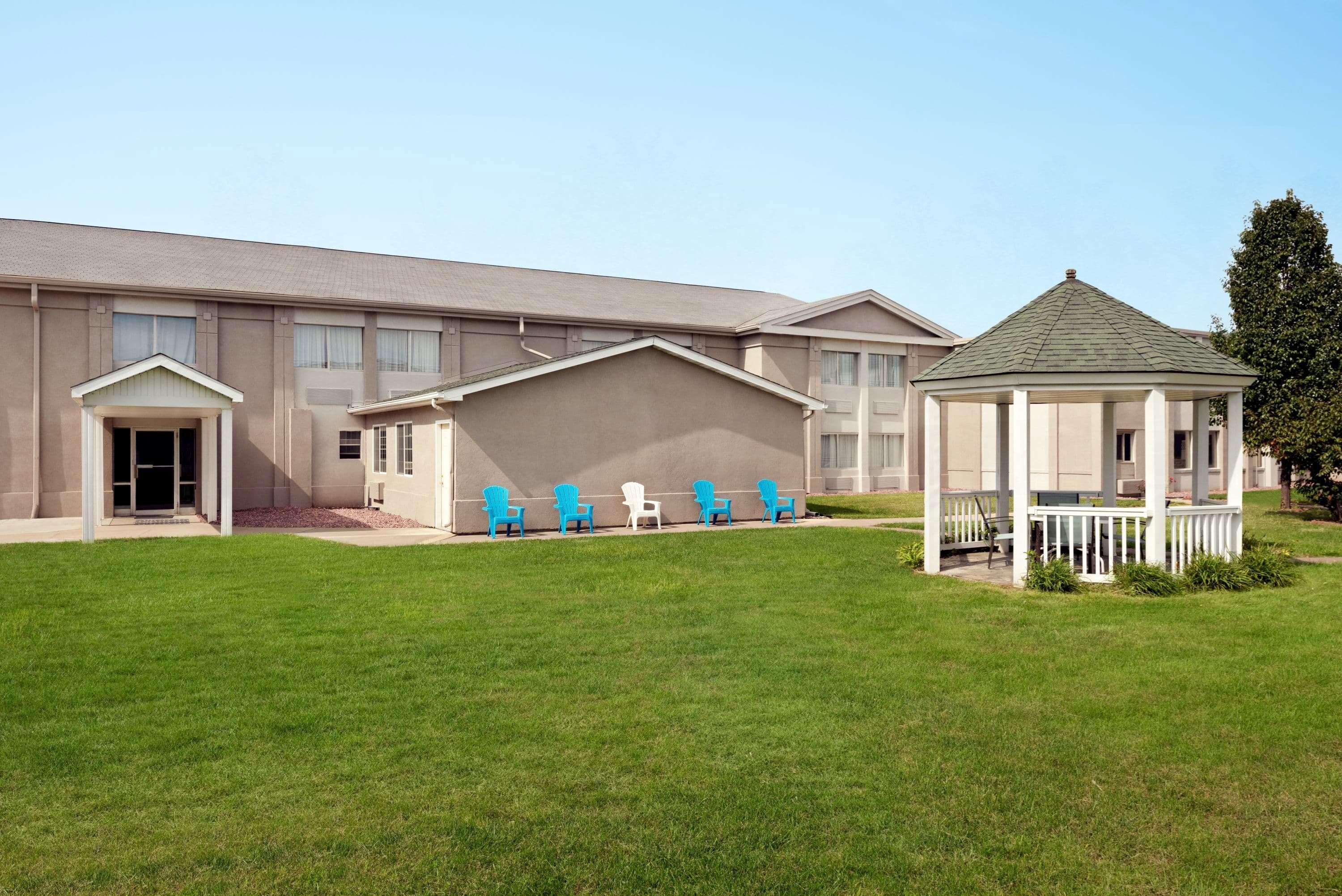Baymont By Wyndham Des Moines North Exterior foto